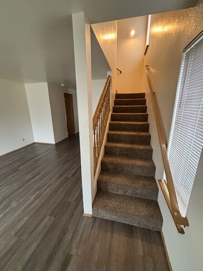 Foto del edificio - Prime Orting Townhome