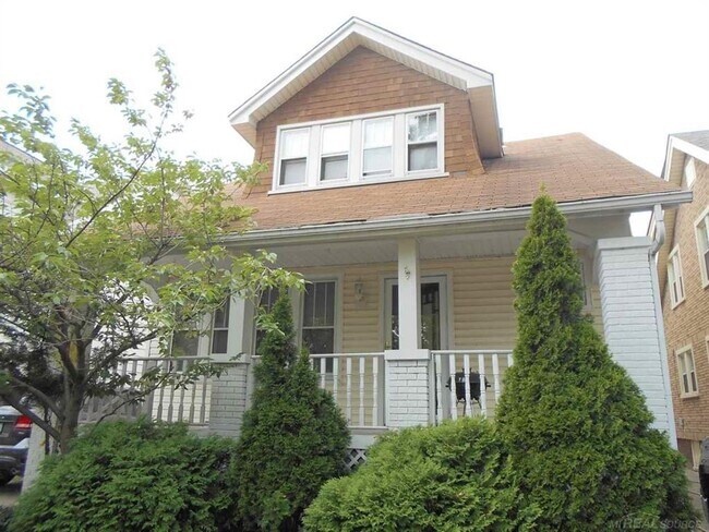 Foto del edificio - 1417 Beaconsfield Ave