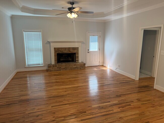Building Photo - 107 Brookshire Ln
