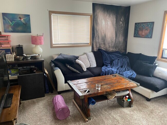 Habitación de niv. - 9710 W Oklahoma Ave