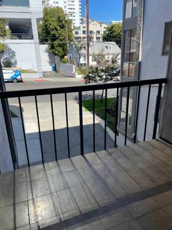 Building Photo - 8730 Holloway Dr