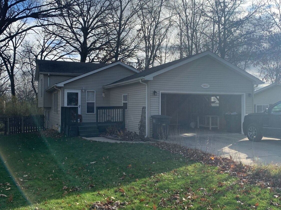 Primary Photo - Charming Tri-level In Bristol - Lake George