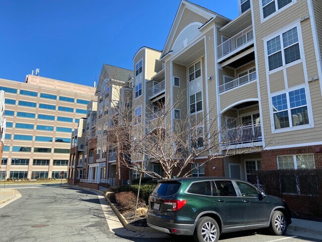 Foto del edificio - 2701 Bellforest Ct