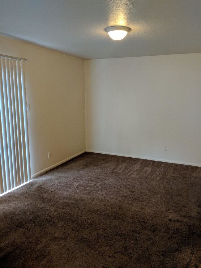 Building Photo - 6331 Calder Ave