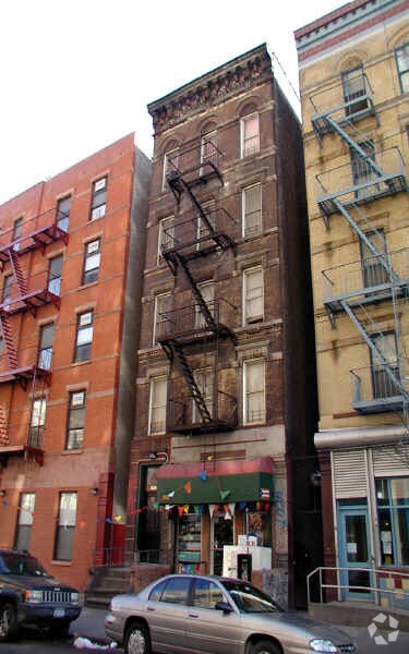 Primary Photo - 1993 Lexington Ave
