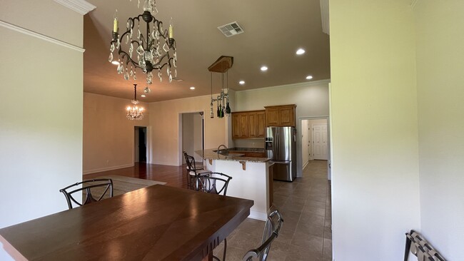 Building Photo - 20175 Kingland Dr