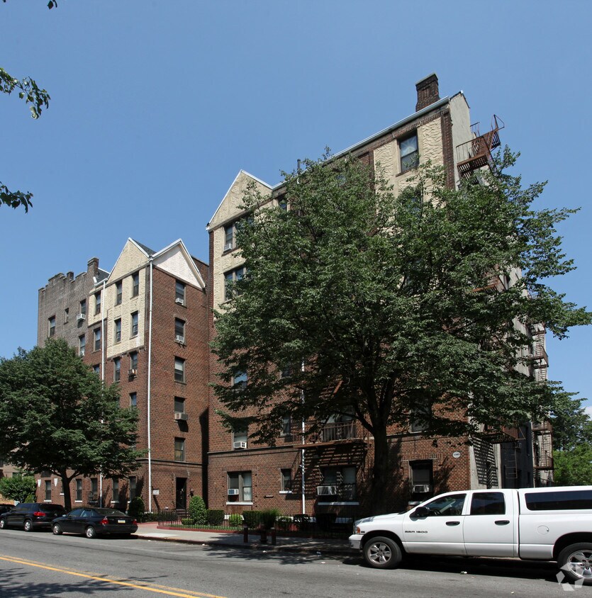 Building Photo - 1909 Quentin Rd