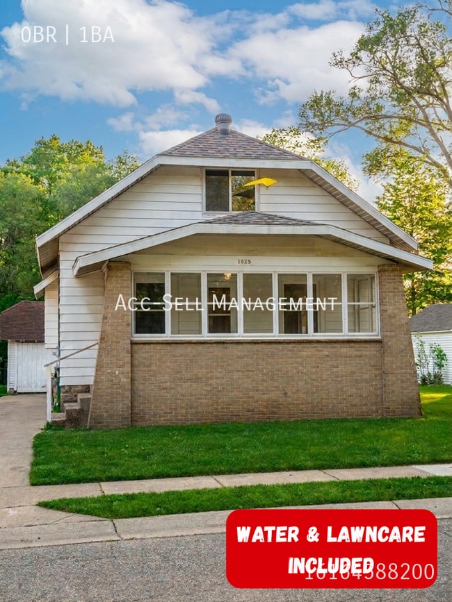 Building Photo - 1625 Belden Ave SW