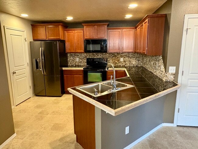 Foto del edificio - 738 N Carisbrooke Ave