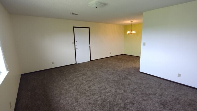 Building Photo - 1263 S Kaskaskia St