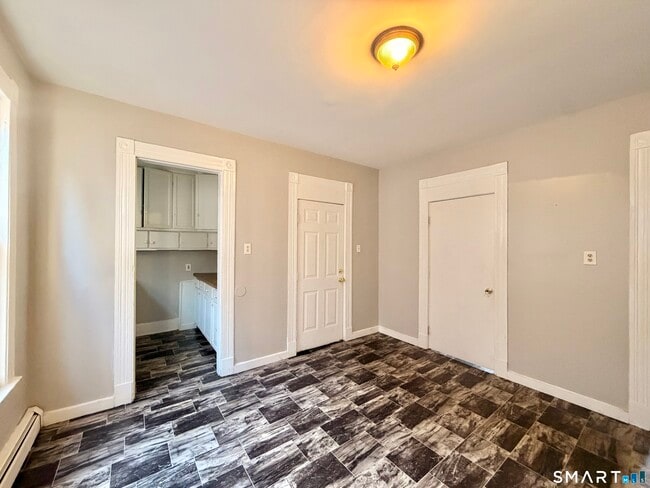 Building Photo - 442 Poplar St