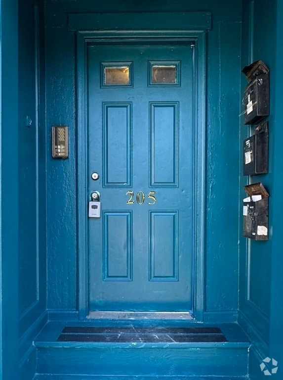 Building Photo - 205 D St