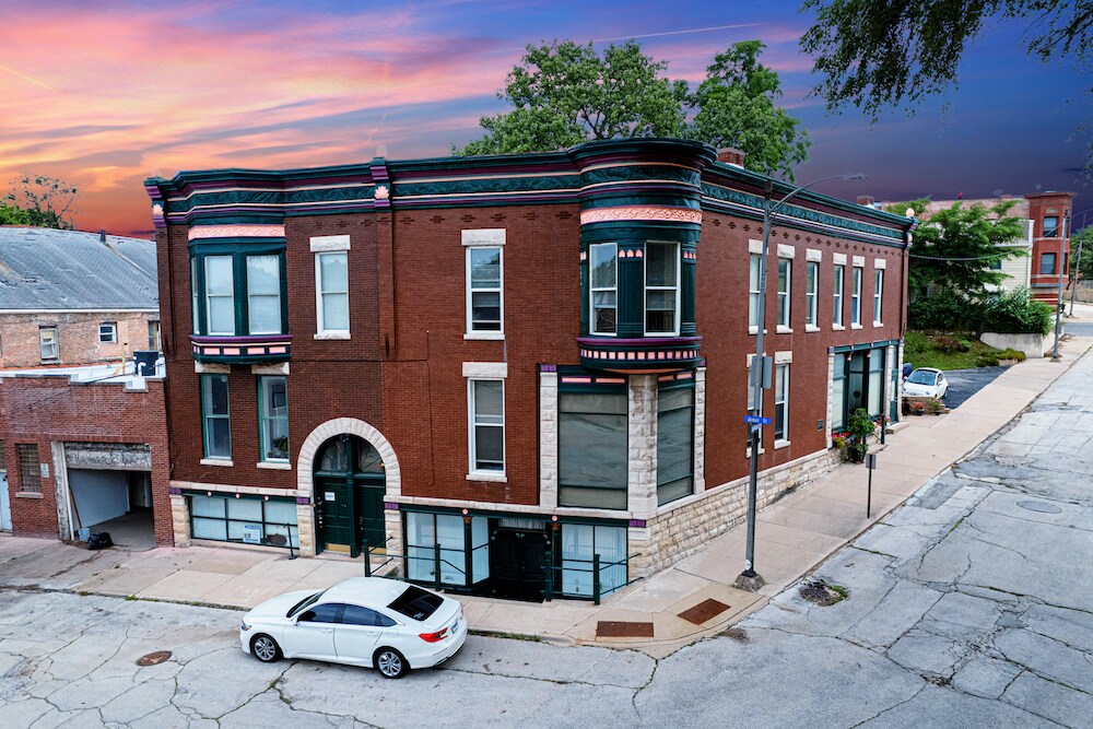 Foto principal - 2412 James St