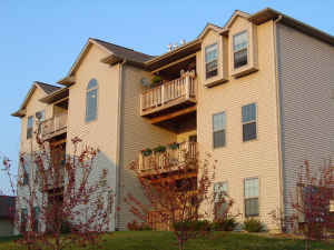 Foto principal - Very nice newer Condo with 1 stall garage
