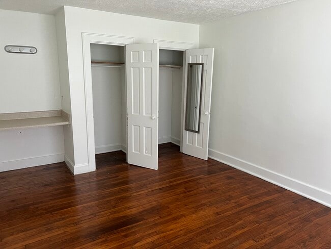 Foto del edificio - 419 Belmont Ave