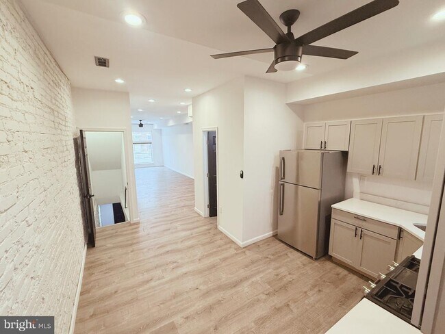 Foto del edificio - 2142 Penrose Ave