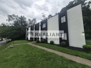 Building Photo - 2521 Warren St