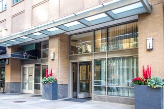 Building Photo - 2 E Erie St