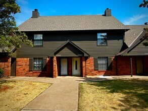 Building Photo - 11902 Shady Trail Ln
