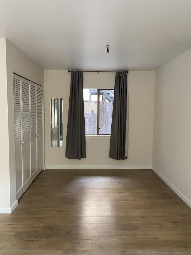 Building Photo - 1 bedroom in San Francisco CA 94133