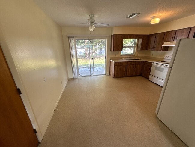 Building Photo - 2369 S Tennyson Pt