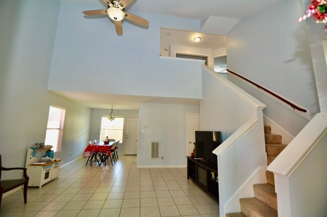Building Photo - 3239 Beran Dr