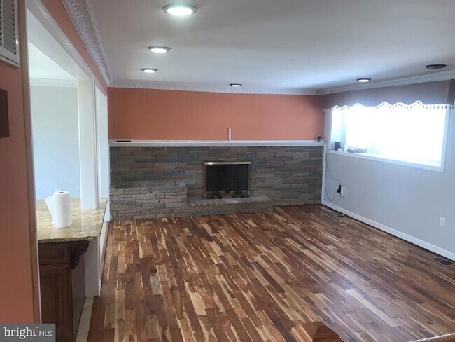 Foto del edificio - 7309 Sheffield Dr