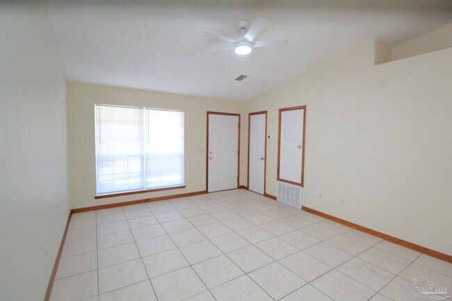 Foto del edificio - 3355 Green Briar Cir
