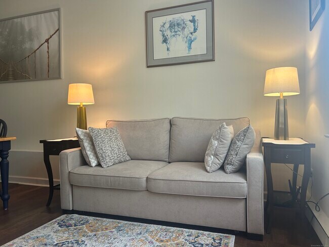 Foto del edificio - 949 Pleasant Valley Rd