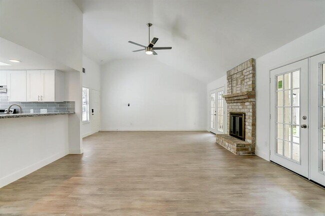 Building Photo - 11418 Chariot Dr
