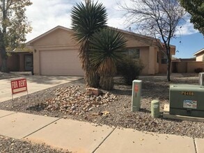 Building Photo - 3125 Chama Meadows Dr NE