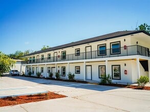 Building Photo - 2201 Conway Dr