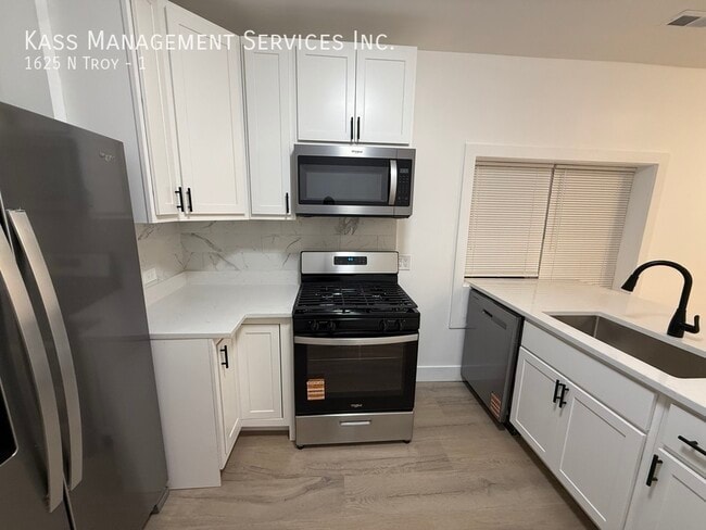 Photo - 1625 N Troy-1 Apartment