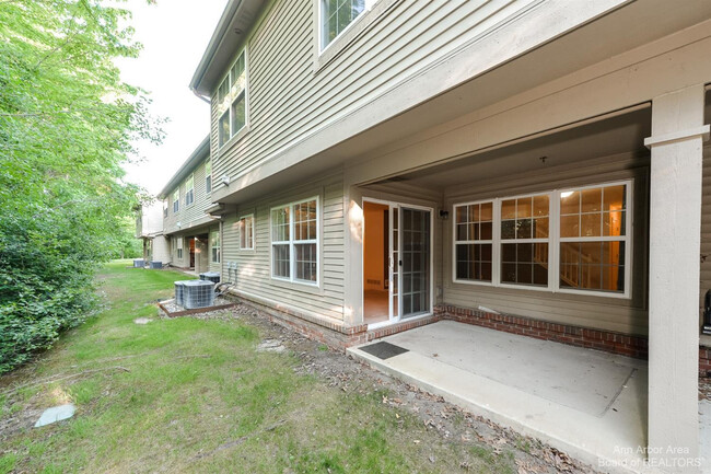 Foto del edificio - 3047 Barclay Way
