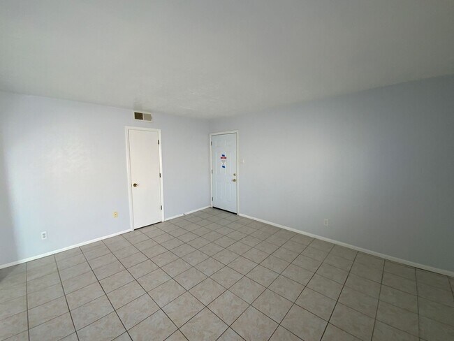 Building Photo - 3 Bedroom Single Story Home Available Near San Pedro Dr NE & McLeod Rd NE!