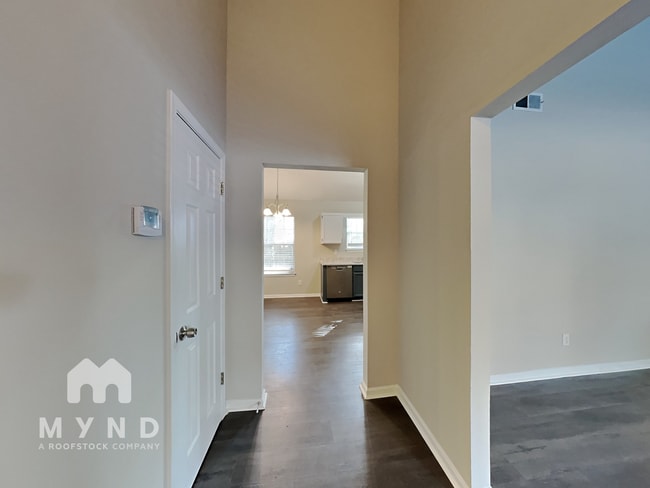 Building Photo - 6437 Phillips Ct