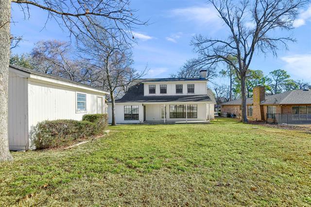 Building Photo - 924 W Kiowa Dr
