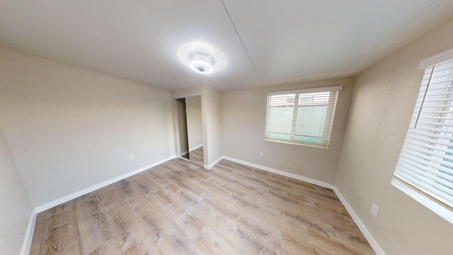 Building Photo - 6BD/3BA Large House, Newly Renovated!