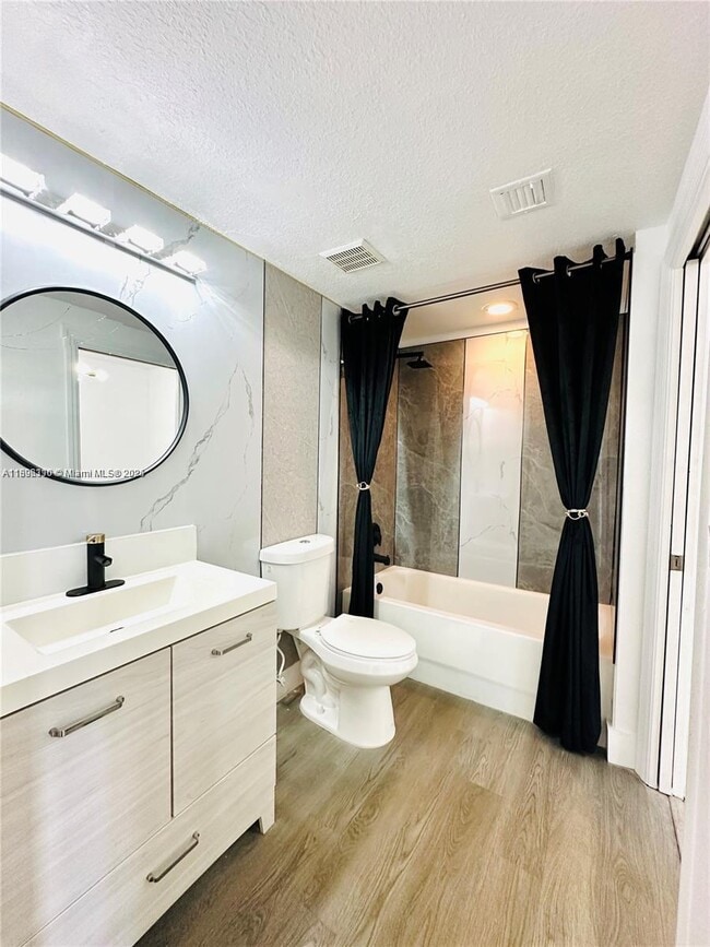 Building Photo - 1962 Freeport Dr