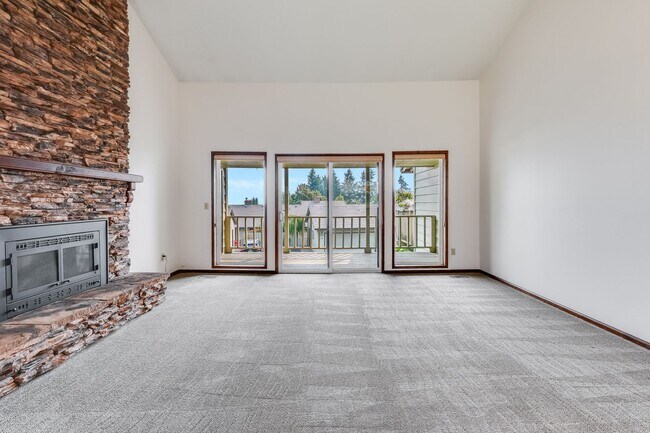 Building Photo - Beautiful 3 bed, 2 bath Condo in West Linn!