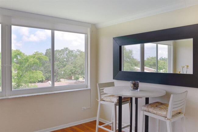Foto del edificio - 445 NE 195th St