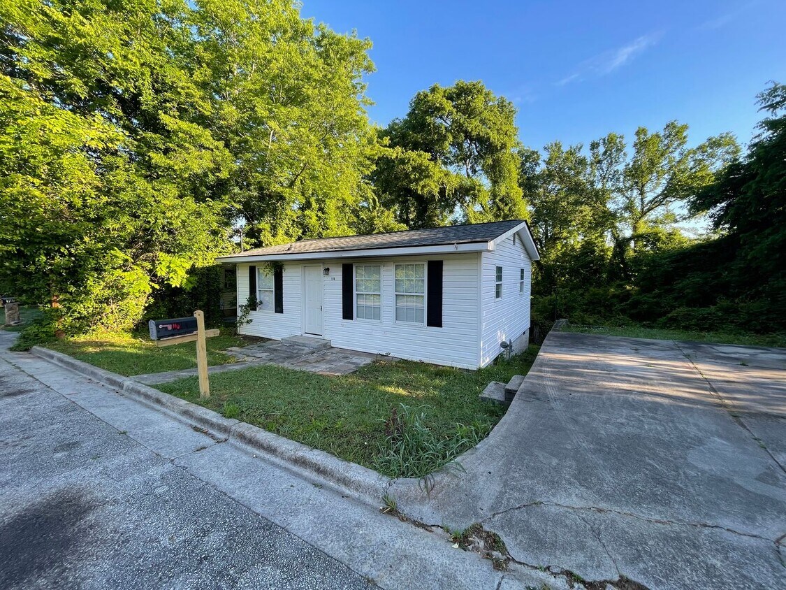 Primary Photo - Cozy 3/2 House near Downtown Rome- $1,195