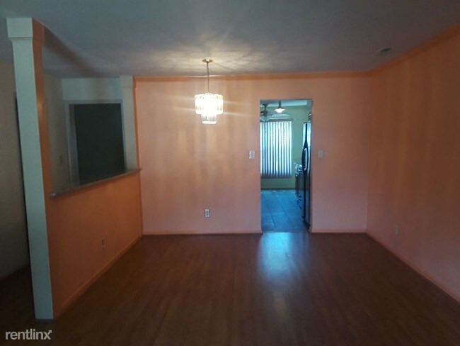 Building Photo - 3 br, 2 bath Townhome - 311 Gambrill Ct