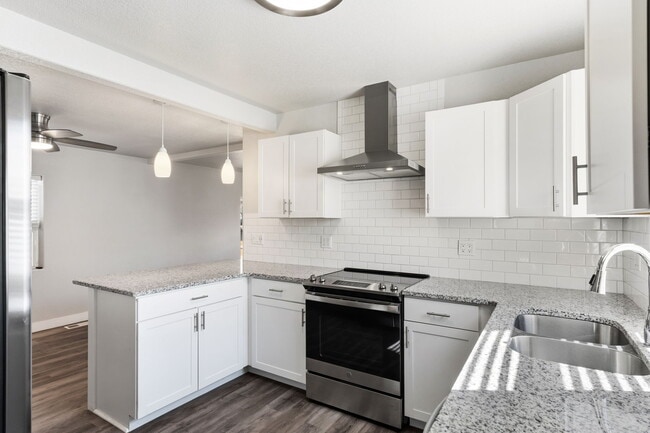 Building Photo - 112 S 10th St