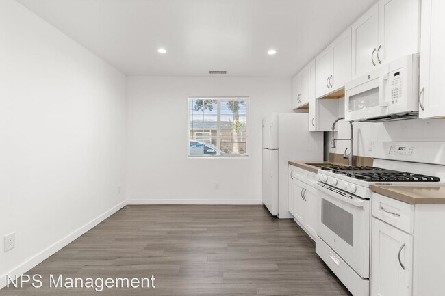 Building Photo - 2 br, 1 bath Apartment - 5314 N Pacific Av...