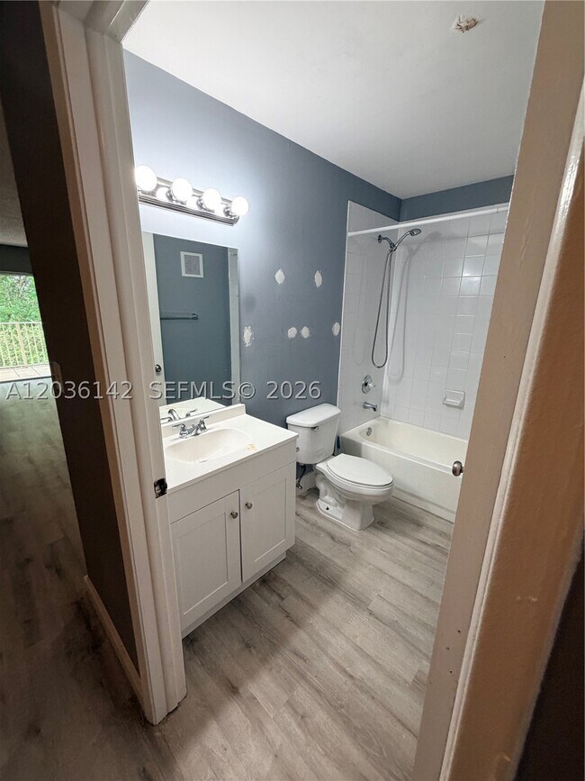 Building Photo - 15741 SW 137th Ave