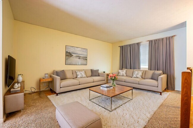 Foto del edificio - 3 Bedroom / 2 Bath Home off 108th and Q!
