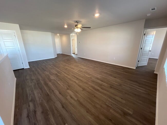 Foto del edificio - *Pre-leasing* Three Bedroom | Two Bath Hom...