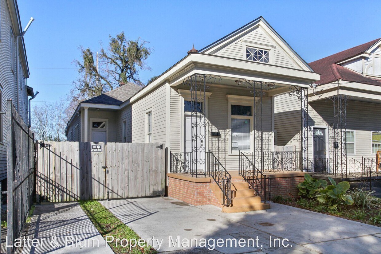 2126 Franklin Ave