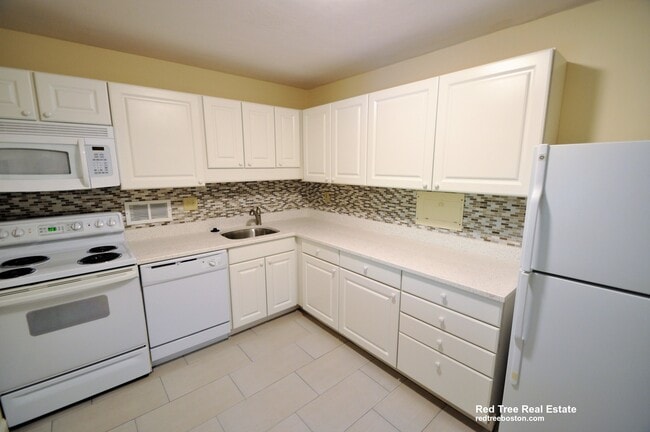 Photo - 101 Monmouth St Apartment